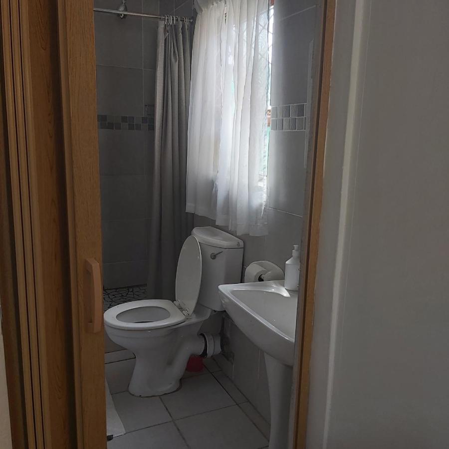 Red Pillars Hotel Порт Елизабет Екстериор снимка